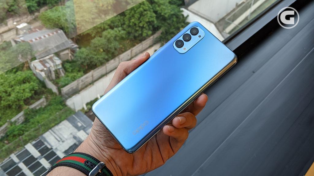 Desain OPPO Reno4