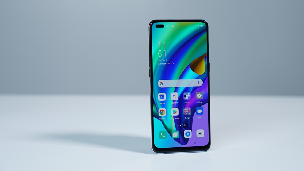 Layar OPPO Reno4 F