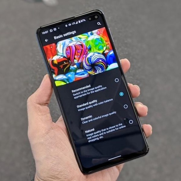 Sharp AQUOS Sense 4 Plus