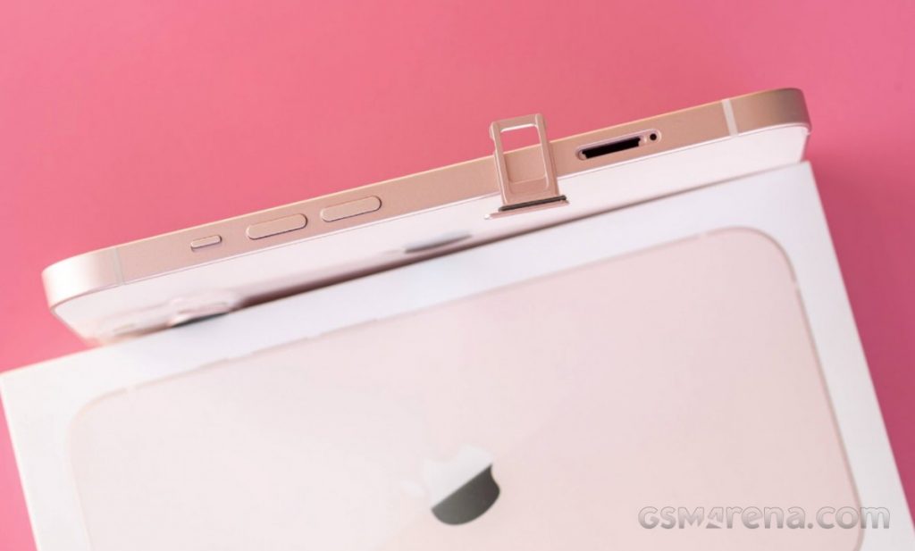 Slot SIM Card di iPhone