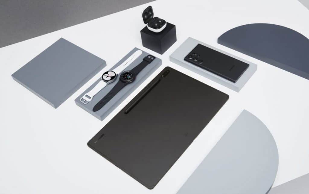 samsung galaxy s 22 ultra galaxy tab s8 ultra wearable 1440x960 1