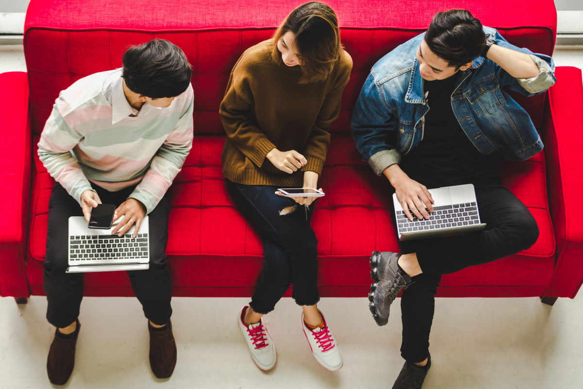 Inilah Tiga Hal yang Perlu Diketahui Sebelum Memulai Kolaborasi Bisnis 53 Ilustrasi pelajar laptop (Foto: 123rf/kalipat)