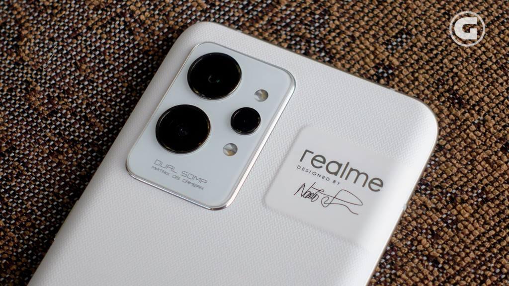 Mari Intip Isi Kotak realme GT 2 Pro, Lengkap dengan Adaptor! 54 kamera realme GT 2 Pro