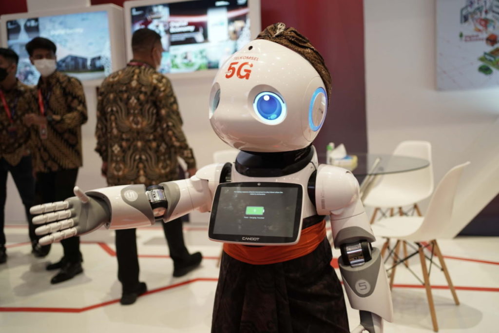 Pengembangan 5G untuk Industri, Telkomsel Unggulkan Smart Mining dan Robot AI 2 Hyper 5G AI Robot Telkomsel 4