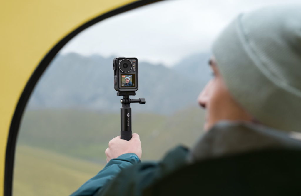 Action camera DJI Osmo Action 3 - FEATURES - Front Touchscreen