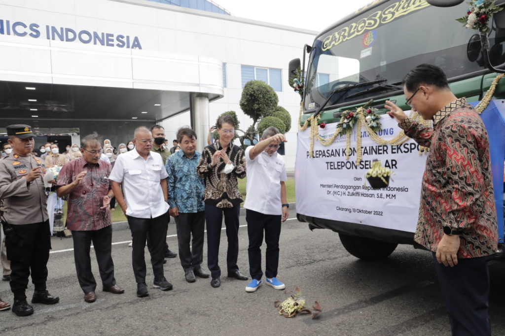Pabrik Samsung Indonesia Ekspor Zulkifli Hasan