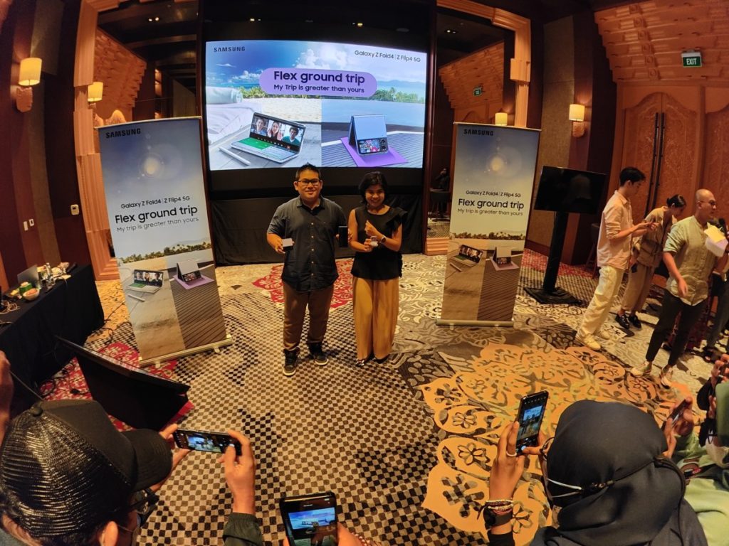 Penjualan Smartphone Lipat