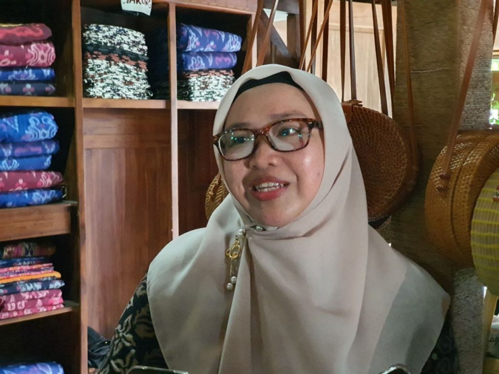 photo 6192463210511184639 y