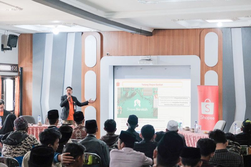 Shopee Barokah Edukasi Santri Tentang Bisnis Digital 53 Shopee Barokah