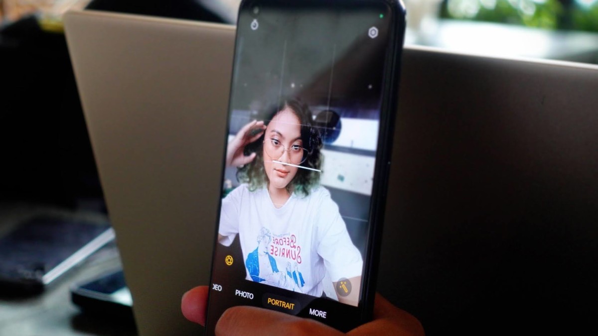 Kamera selfie OPPO Reno8 T