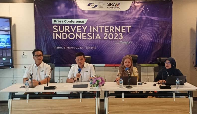 215 Juta Orang Indonesia Terkoneksi Internet