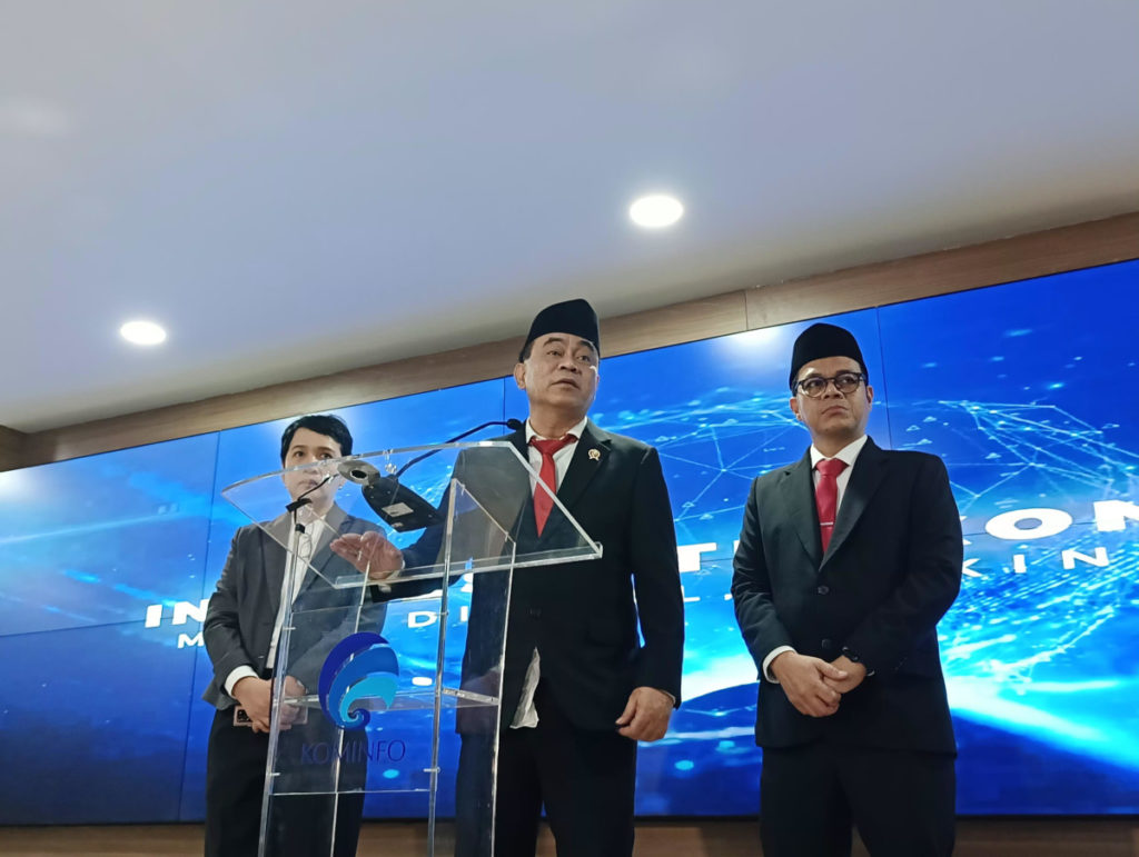 Menkominfo kaji regulasi tata kelola AI