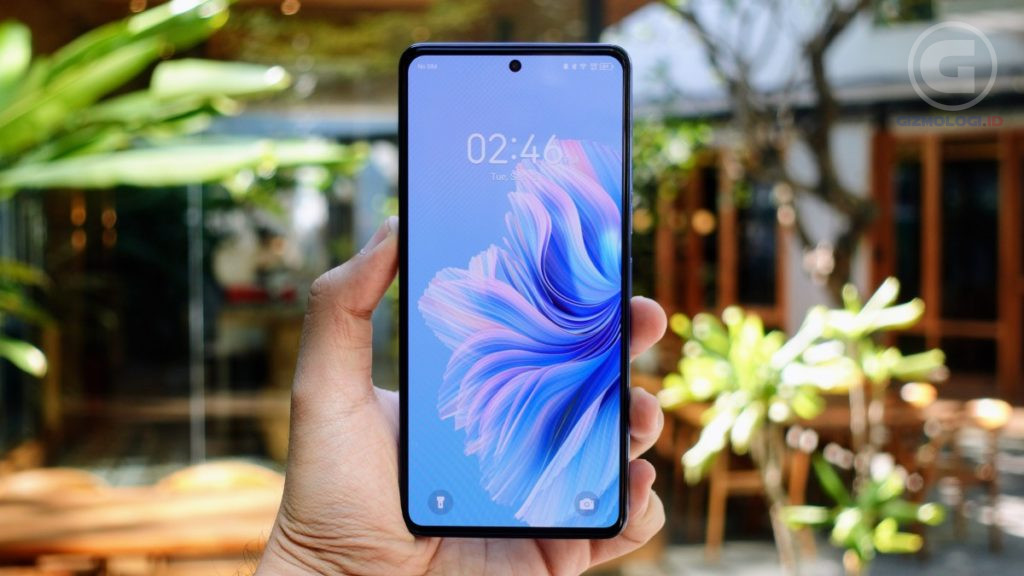 Layar TECNO Camon 20 Pro