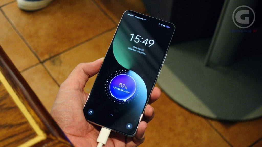 240W fast charging realme GT 5