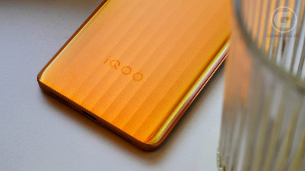 iQOO Z7 5G Supernova Orange