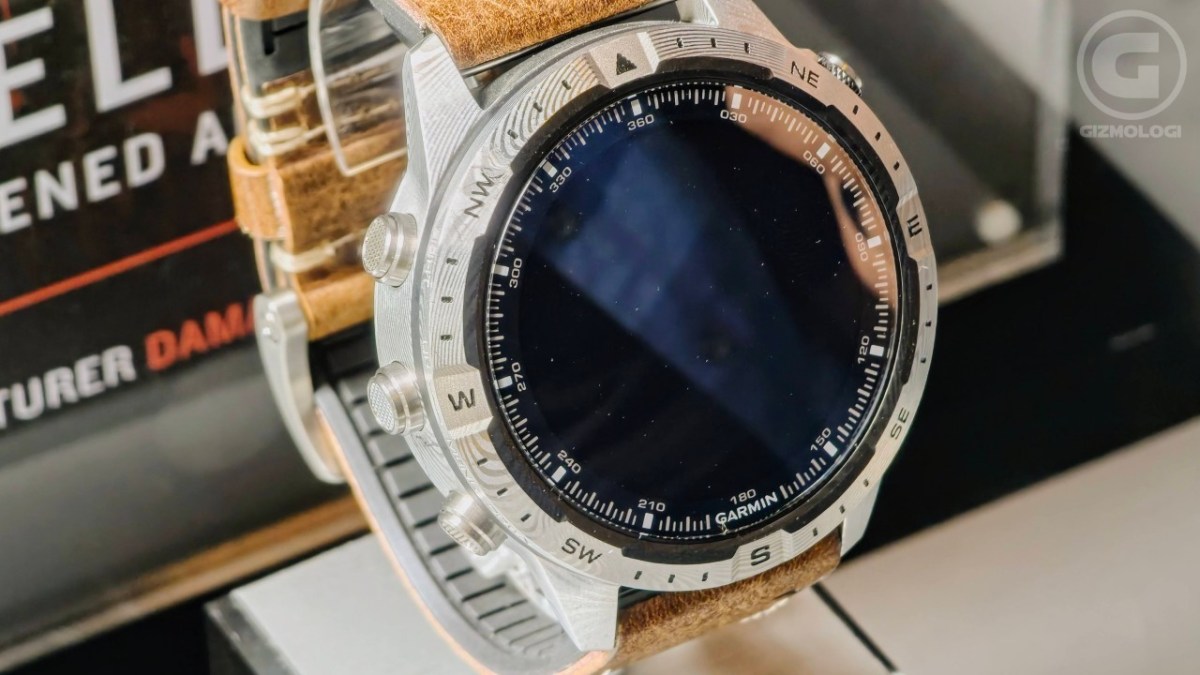 Garmin MARQ Adventurer Damascus, Jam Tangan Pintar Rp52 Jutaan dengan Baja 10 Lapis 53 Garmin MARQ Adventurer Damascus Steel Edition