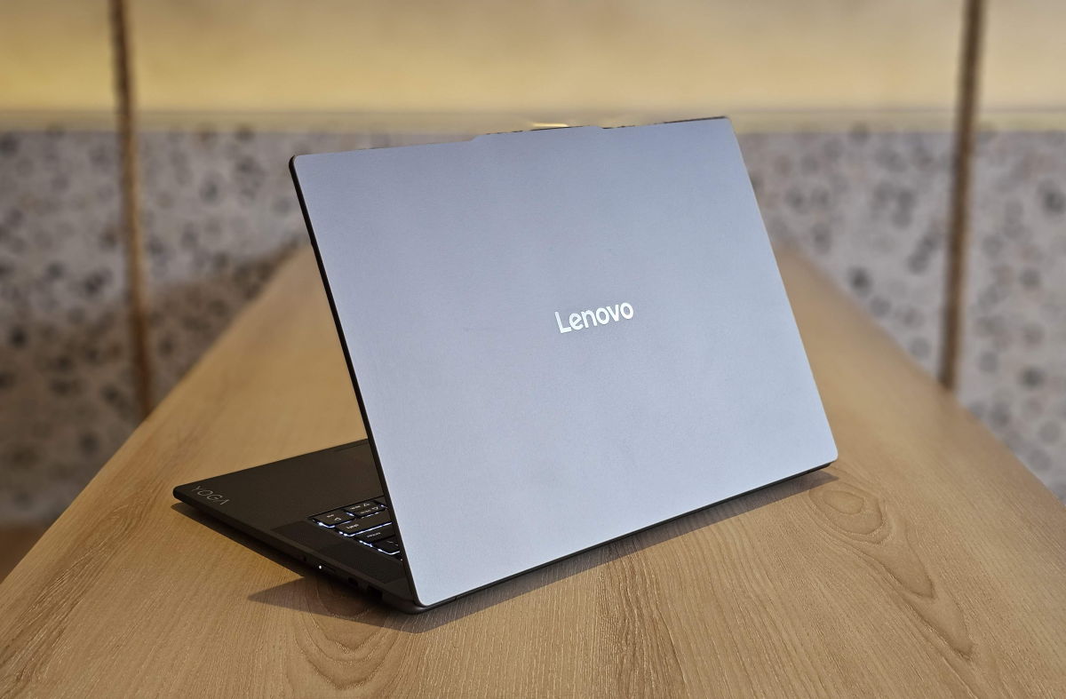 Lenovo Yoga Slim 7i Aura Edition body