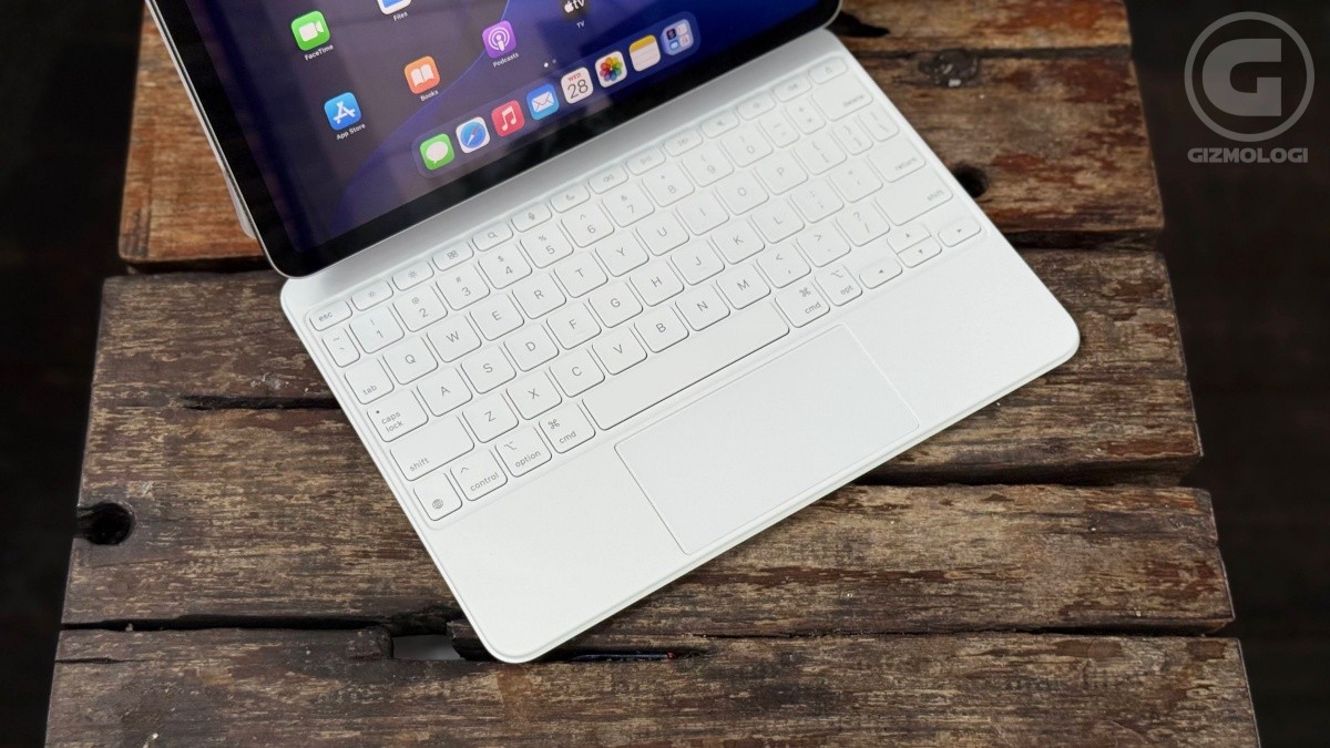 Unboxing iPad Air M3, Hadir dengan Magic Keyboard Versi Baru 10 Unboxing iPad Air M3