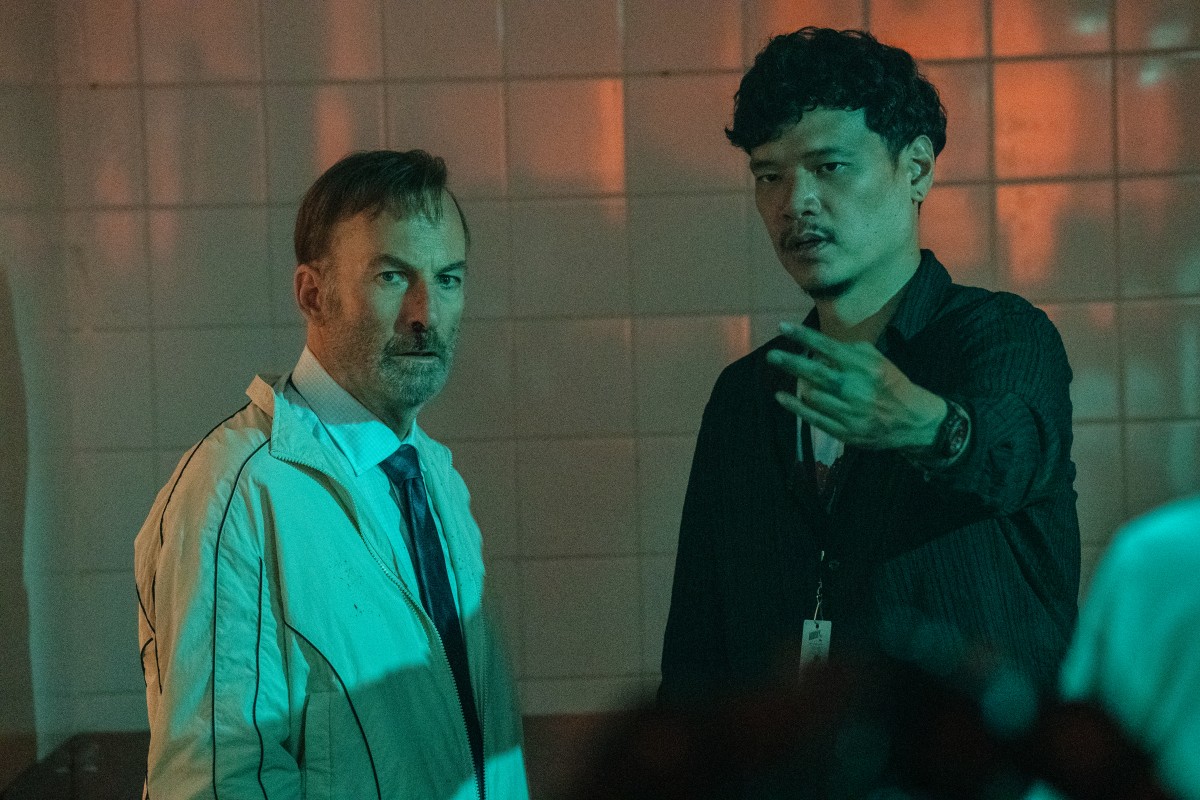 (Kiri) Bob Odenkirk dan (Kanan) Timo Tjahjanto